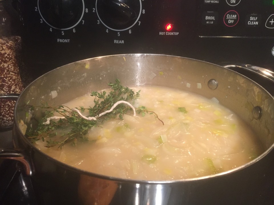 https://karissapwellness.com/2016/03/soup-sundays-creamy-onion-soup/