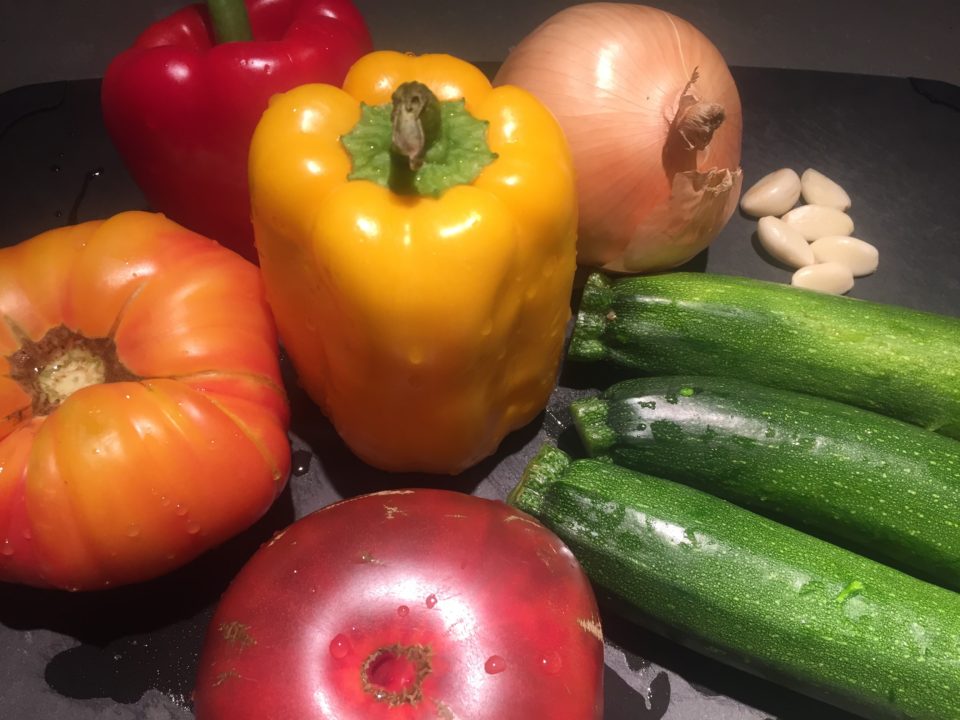 https://karissapwellness.com/2016/08/undone-deconstructed-bell-peppers/