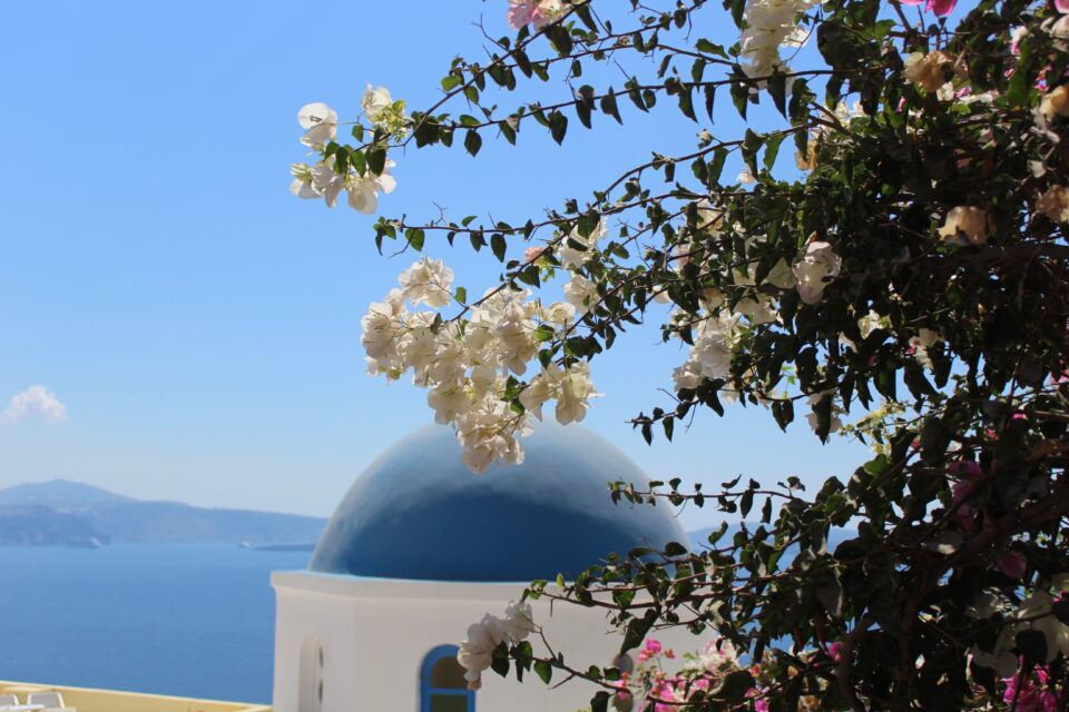 eat, breathe and fall in love in: santorini