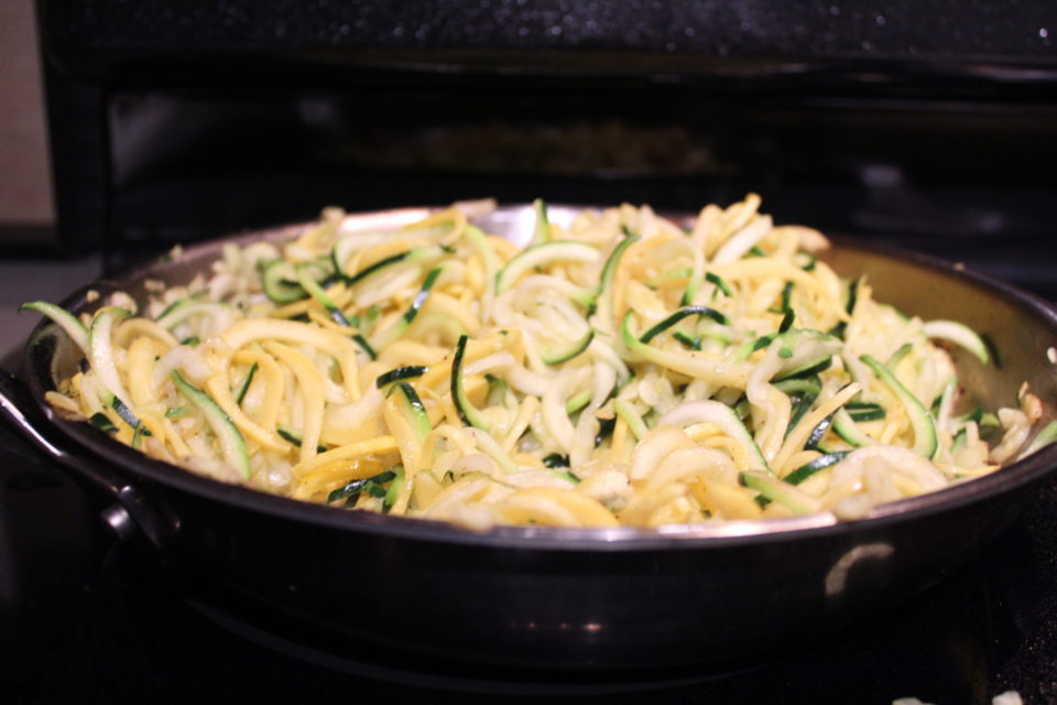 carb fakeout: meatballs and zoodles https://karissapwellness.com/2016/09/meatballs-zoodles/