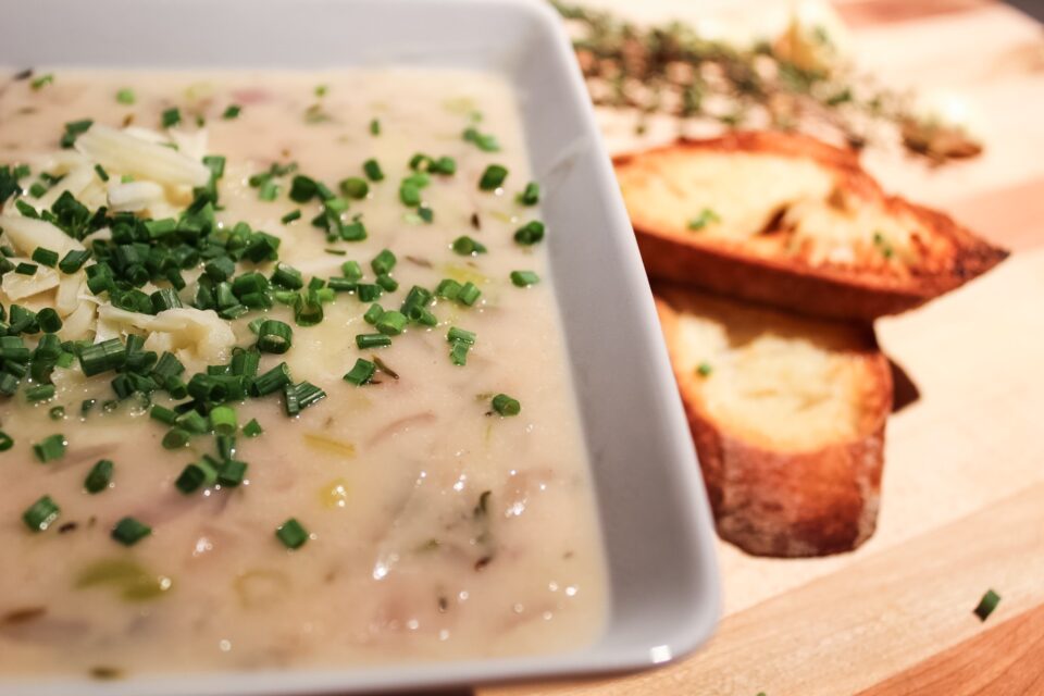 https://karissapwellness.com/2016/03/soup-sundays-creamy-onion-soup/