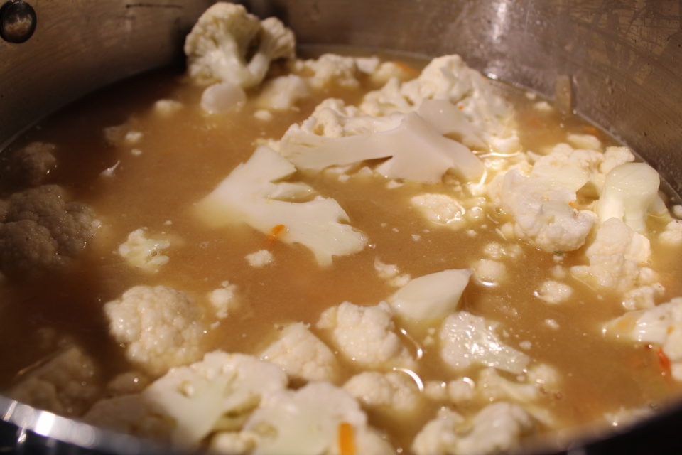 https://karissapwellness.com/2017/02/cheddar-ale-cauliflower-soup/