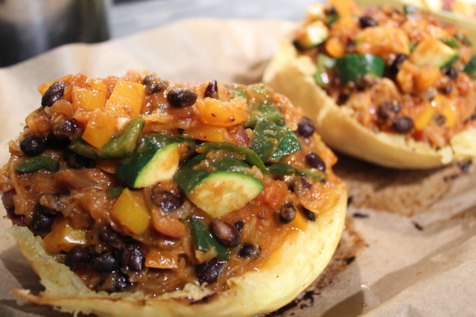 https://karissapwellness.com/2017/04/enchilada-stuffed-spaghetti-squash/ IMG 1204 960x640