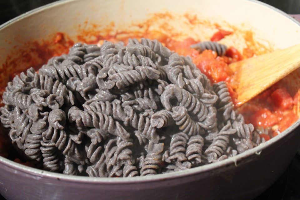 https://karissapwellness.com/blackbeanpasta/